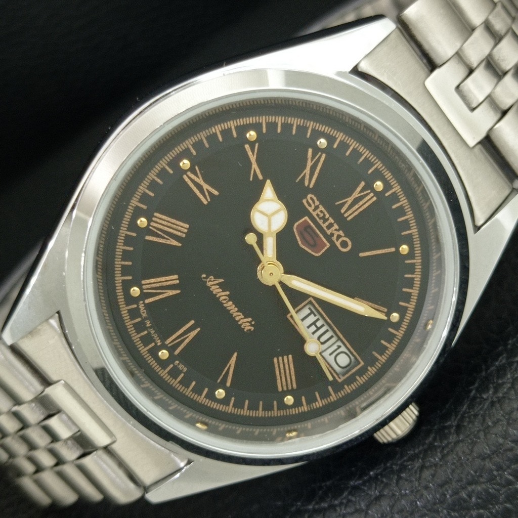 Vintage 1975 Seiko Automatic Mens Silver Watch WDaydate  Gold Accents